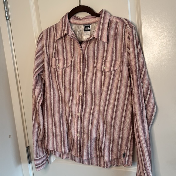 North Face Women's Large Button Roll Long Sleeve Stripe Camp Shirt Pink - Picture 3 of 10